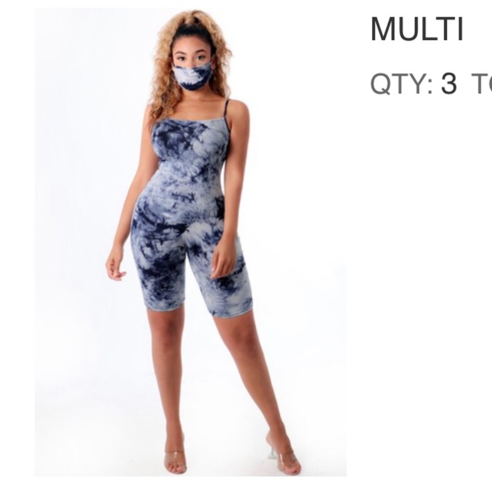 1 piece jumpsuit w/ mask